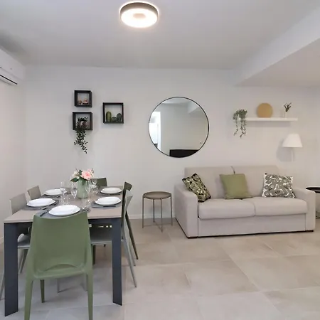 Benedetta In Firenze