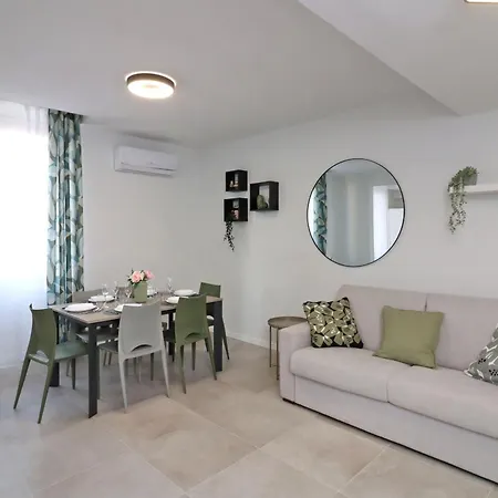 Benedetta In * Firenze